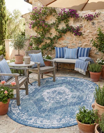 5' 3 x 8' Easy-Clean Traditional Indoor / Outdoor Oval Rug