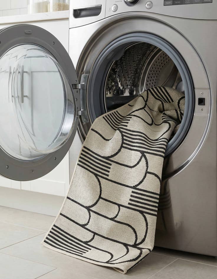 Detail image of  2' x 6'  Washable Modern Indoor / Outdoor Runner Rug