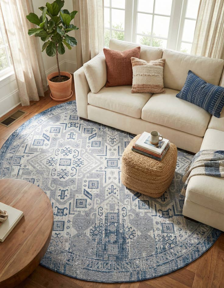 Detail image of 10' x 10'  Washable Aztec Indoor / Outdoor Round Rug