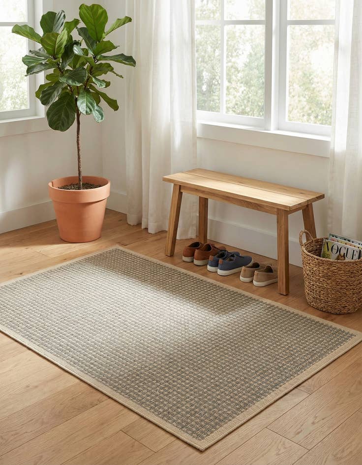 Detail image of 4' x 6'  Washable Border Indoor / Outdoor Rug