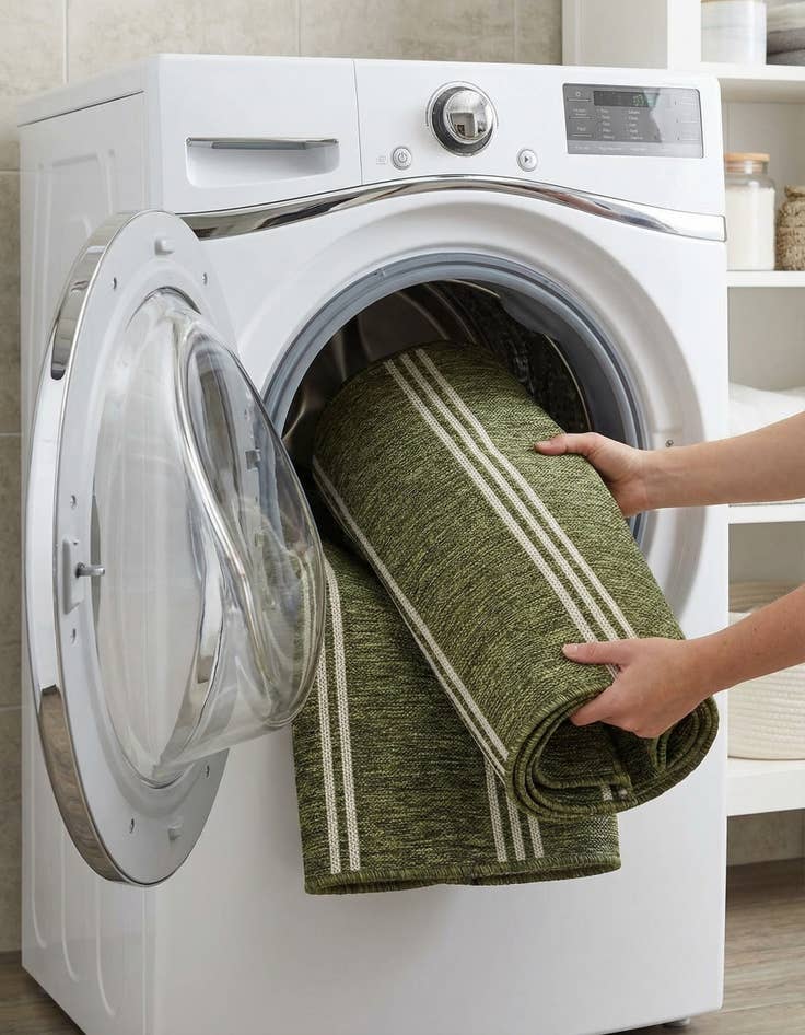 Detail image of 4' x 4'  Washable Jill Zarin Anguilla Indoor / Outdoor Round Rug