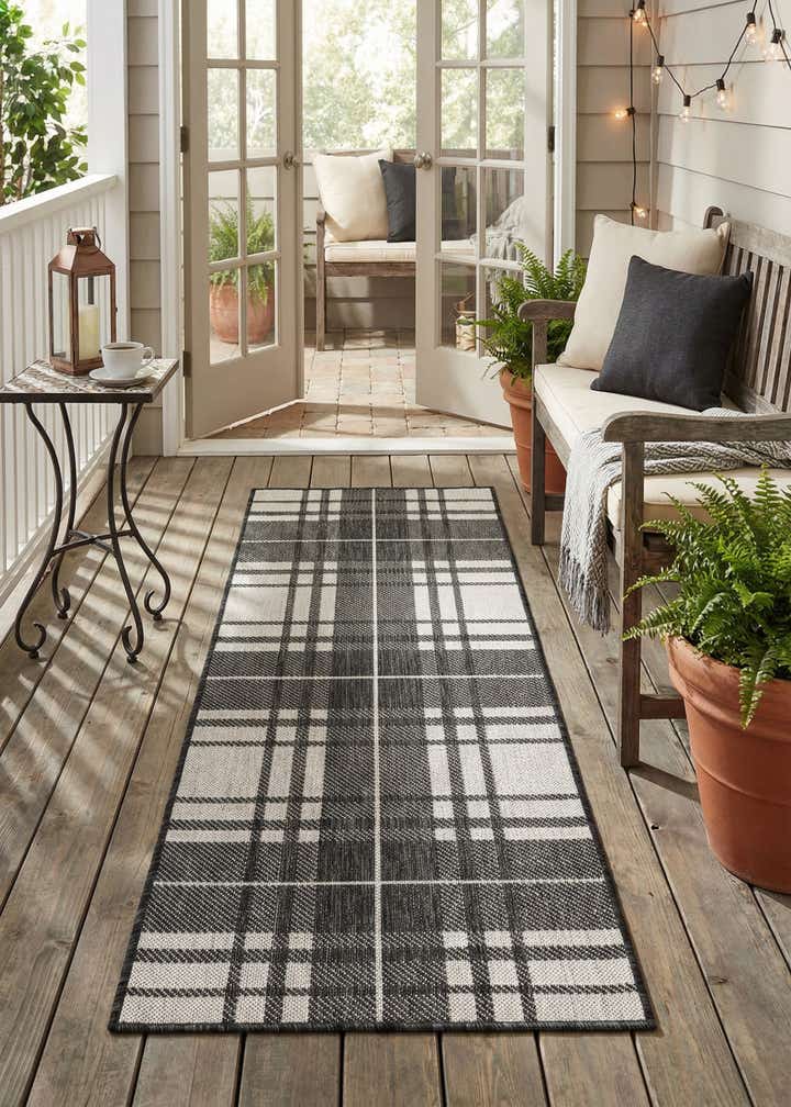 2' x 5' 3 Easy-Clean Checkered Indoor / Outdoor Runner Rug