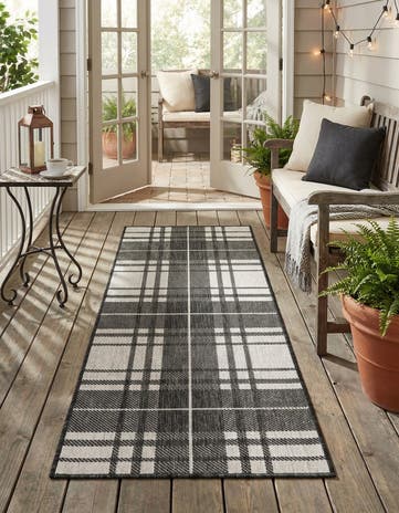 2' x 5' 3 Easy-Clean Checkered Indoor / Outdoor Runner Rug