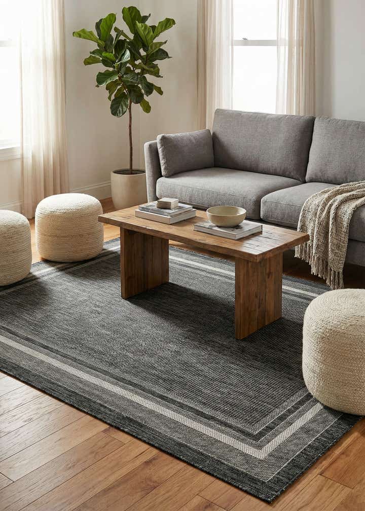 5' 3 x 7' Easy-Clean Border Indoor / Outdoor Rug