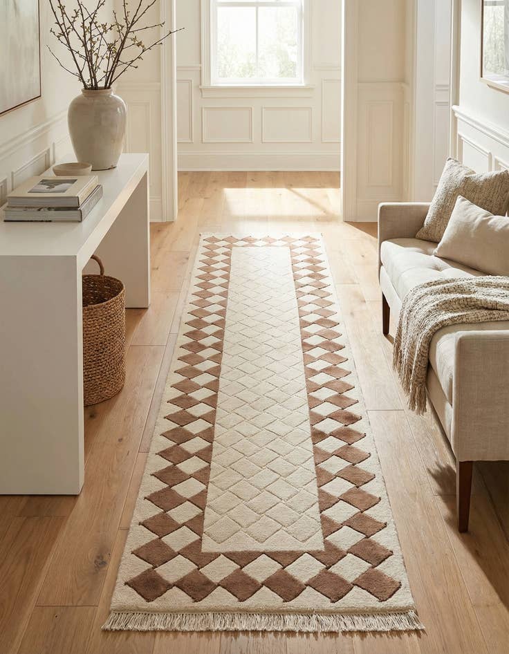 Detail image of 2' 7 x 9' 9  Hand Knotted Darya Wool Runner Rug