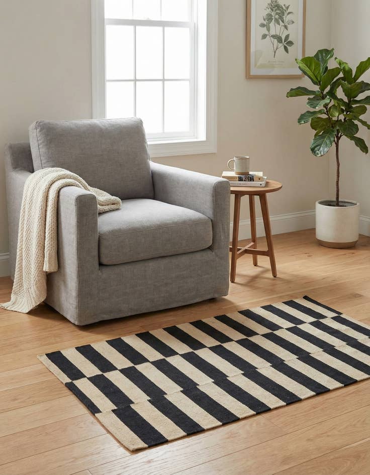 Detail image of 2' 8 x 3' 9  Hand Woven Kilim Modern Wool Rug