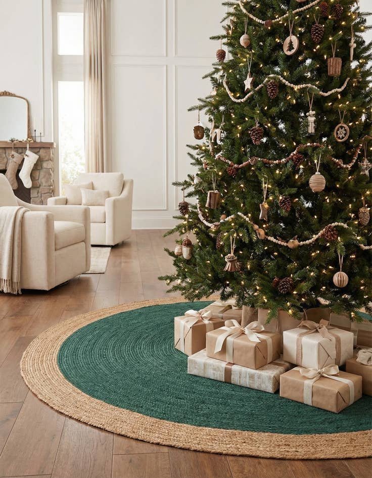 Detail image of  7' 1 x 7' 1  Hand Braided Christmas Tree Skirt