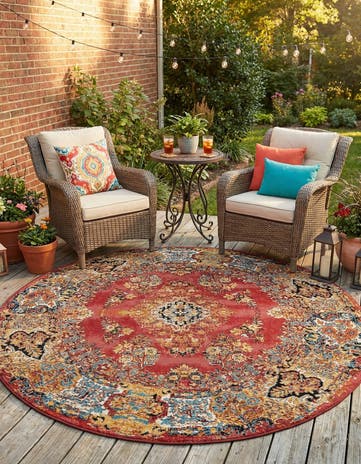7' 10 x 7' 10 Easy-Clean Traditional Indoor / Outdoor Round Rug