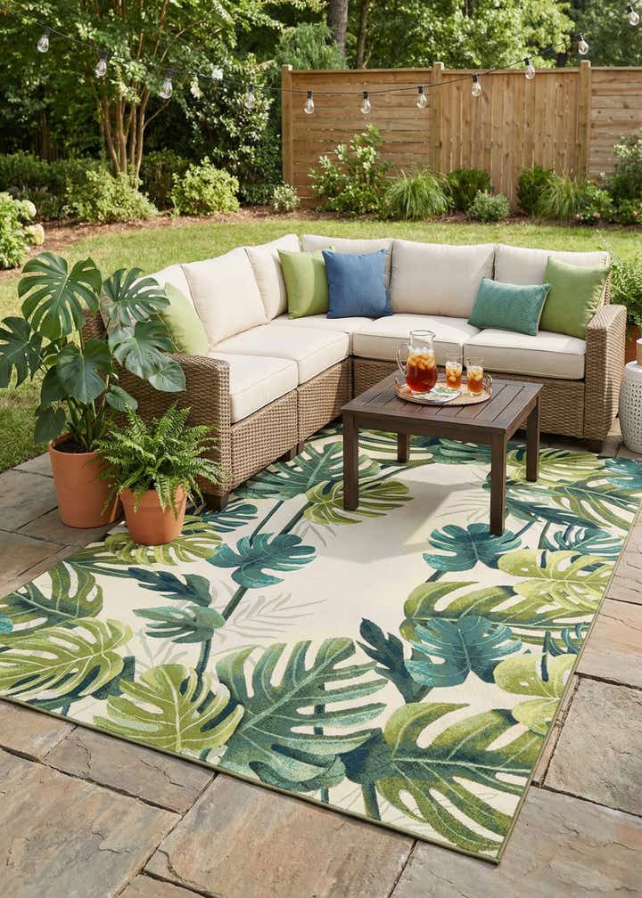 9' x 12' Easy-Clean Botanical Indoor / Outdoor Rug