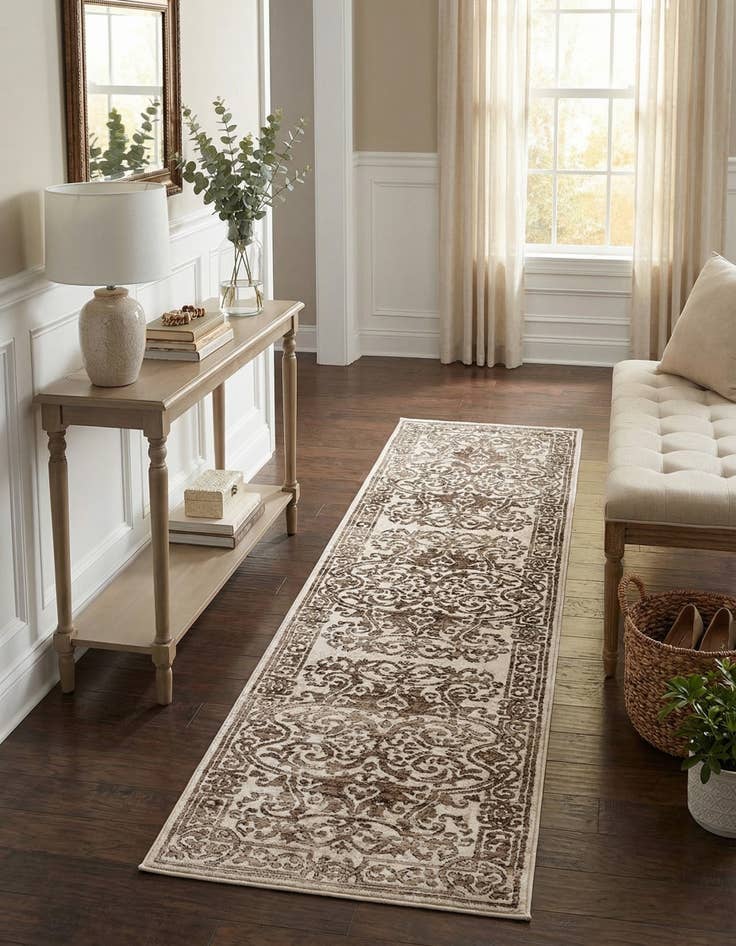 Detail image of 2' x 7' Hermitage Runner Rug