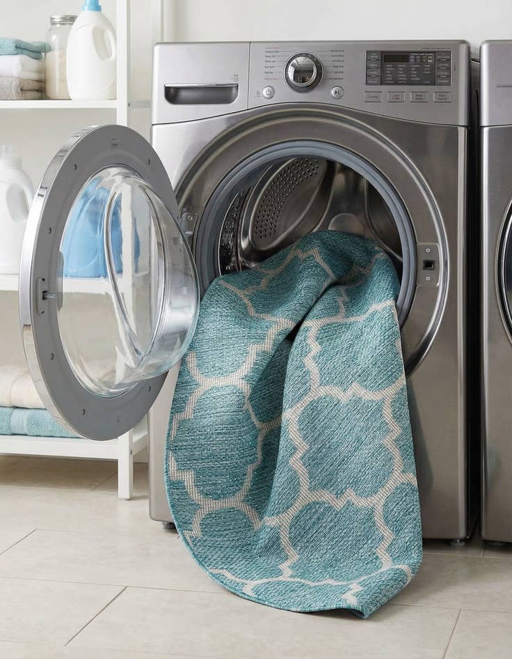 Detail image of 4' x 4'  Washable Trellis Indoor / Outdoor Round Rug