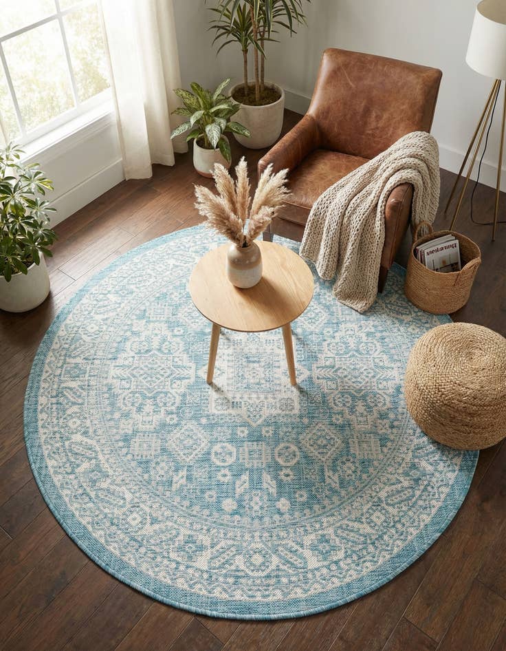 Detail image of 5' 3 x 5' 3  Washable Aztec Indoor / Outdoor Round Rug
