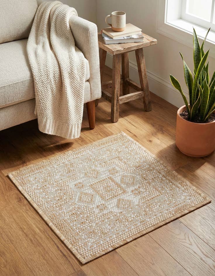 Detail image of 1' 4 x 1' 4  Washable Aztec Indoor / Outdoor Sample Rug