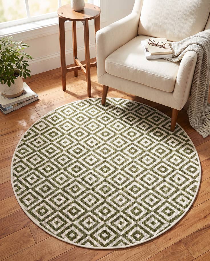 Detail image of 4' x 4' Easy-Clean Jill Zarin Costa Rica Indoor / Outdoor Round Rug