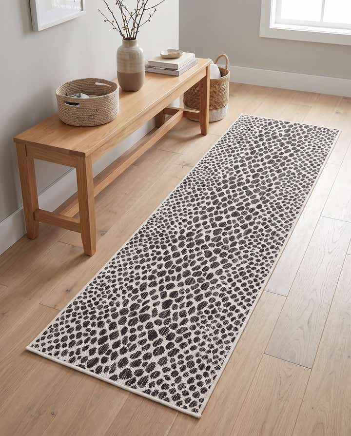 2' x 6' Easy-Clean Jill Zarin Cape Town Indoor / Outdoor Runner Rug