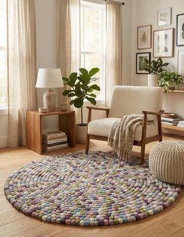 5' 1 x 5' 1 Felt Ball Wool Round Rug