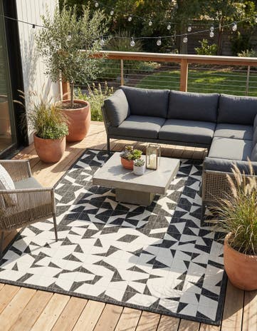 7' 10 x 10' Easy-Clean Modern Indoor / Outdoor Rug