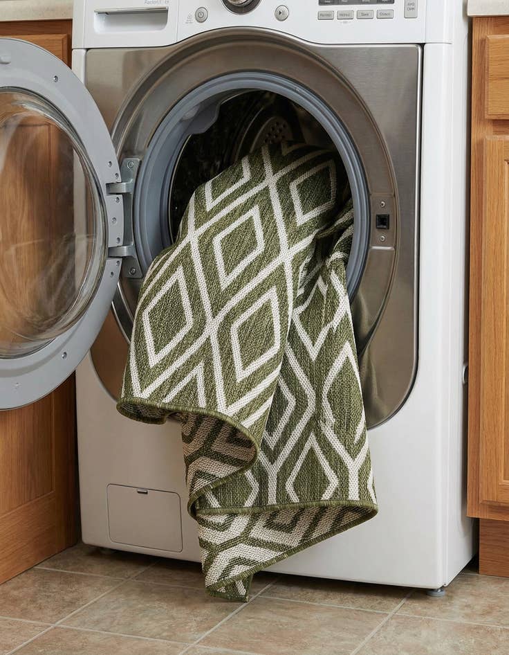 Detail image of 5' 3 x 8'  Washable Jill Zarin Turks and Caicos Indoor / Outdoor Rug