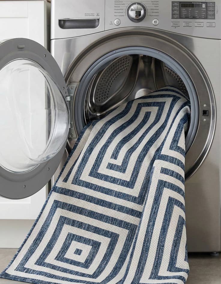 Detail image of  6' x 9'  Washable Modern Indoor / Outdoor Rug