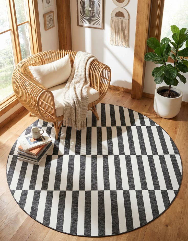 Detail image of 10' 8 x 10' 8  Washable Striped Indoor / Outdoor Round Rug