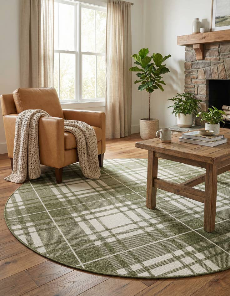 Detail image of  7' 10 x 7' 10  Washable Checkered Indoor / Outdoor Round Rug