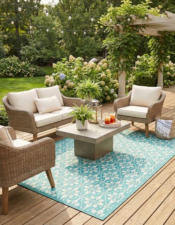 6' x 9' Easy-Clean Lattice Indoor / Outdoor Rug