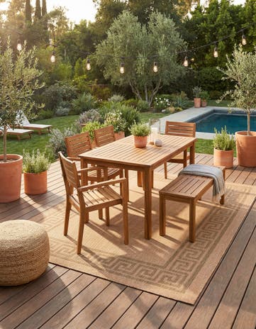 7' x 9' 7 Easy-Clean Border Indoor / Outdoor Rug