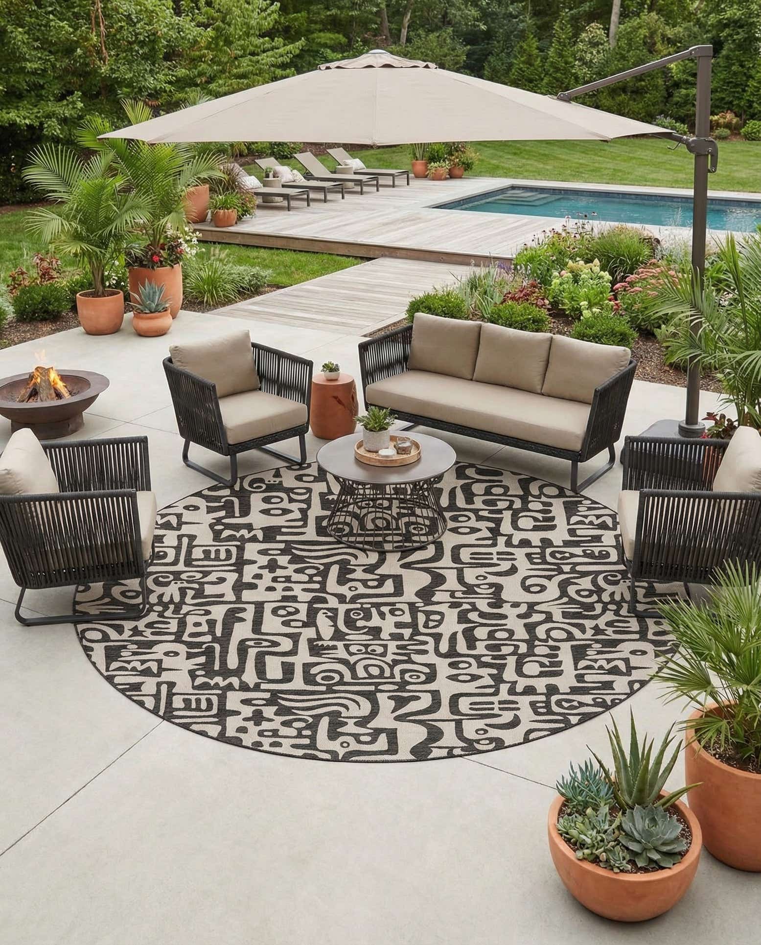 12' x 12' Easy-Clean Modern Indoor / Outdoor Round Rug