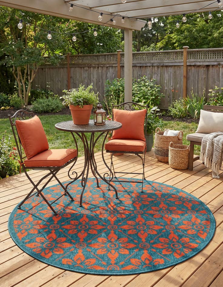 Detail image of 4' x 4'  Washable Trellis Indoor / Outdoor Round Rug