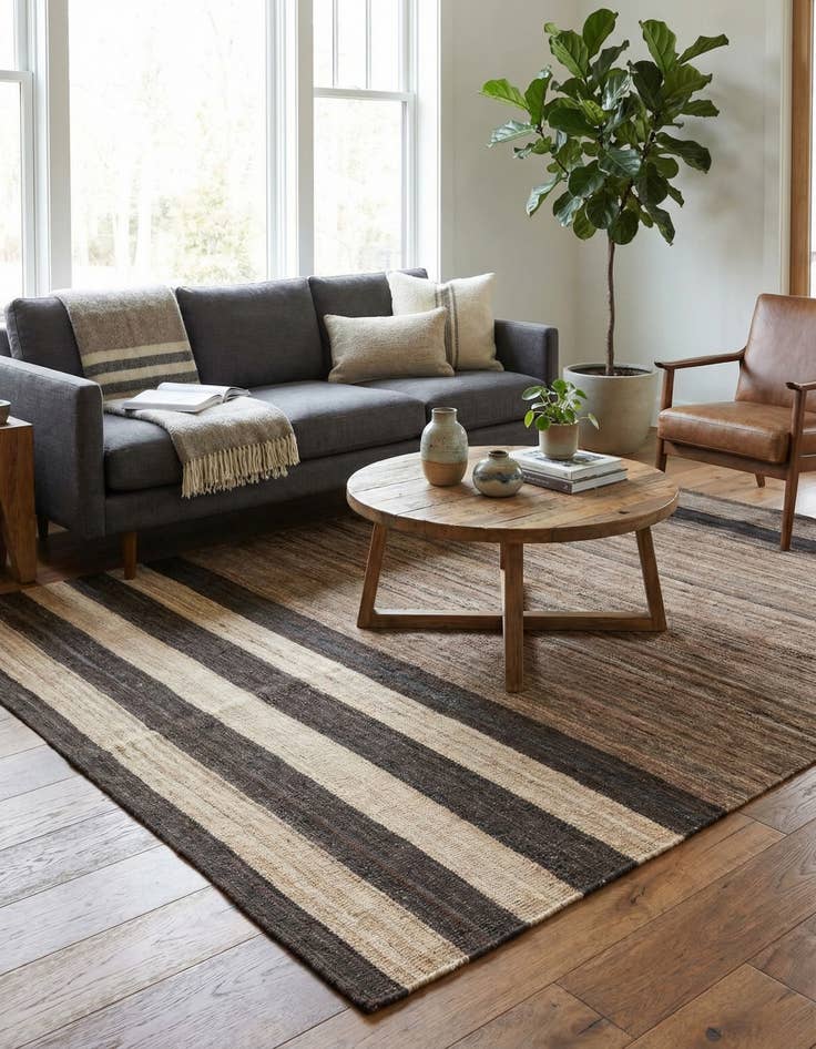 Detail image of 4' 3 x 5' 7  Hand Woven Kilim Modern Wool Rug