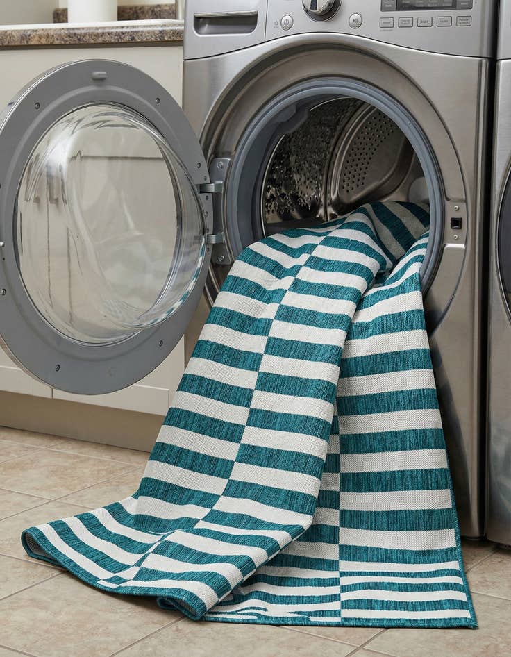 Detail image of 7' x 10'  Washable Striped Indoor / Outdoor Rug