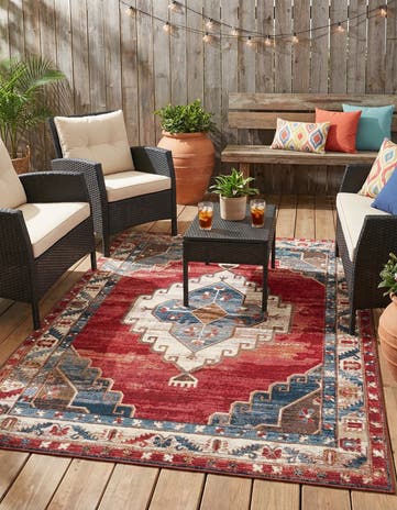 Red and Navy Blue Easy-Clean Traditional Indoor / Outdoor Rug