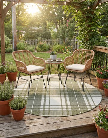 6' x 6' Easy-Clean Checkered Indoor / Outdoor Round Rug