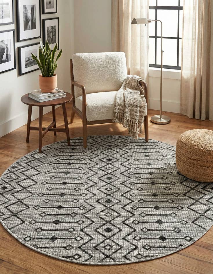 Detail image of 4' x 4'  Washable Trellis Indoor / Outdoor Round Rug