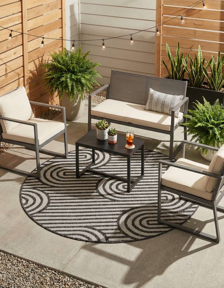 Detail image of 4' x 4'  Washable Modern Indoor / Outdoor Round Rug