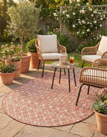 5' 3 x 8' Easy-Clean Lattice Indoor / Outdoor Oval Rug