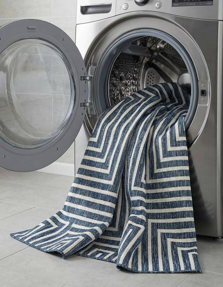 Detail image of 6' x 9'  Washable Modern Indoor / Outdoor Rug