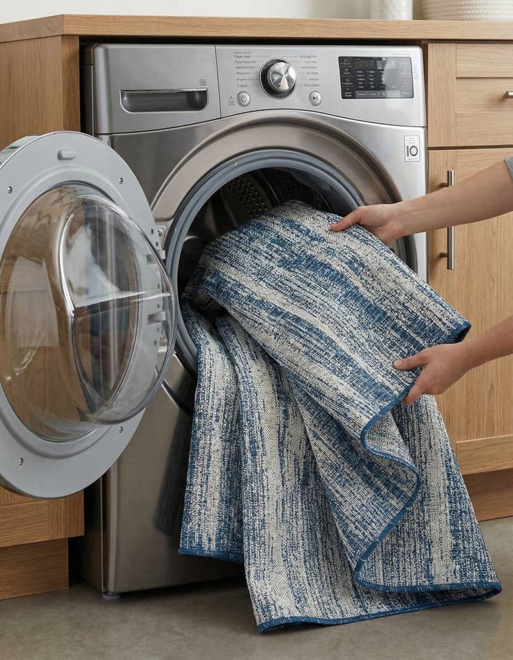 Detail image of  5' 3 x 8'  Washable Modern Indoor / Outdoor Rug