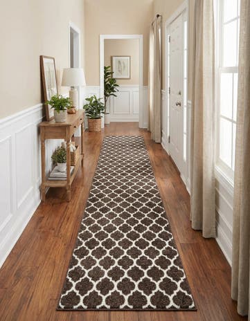 2' 7 x 19' 8 Lattice Runner Rug