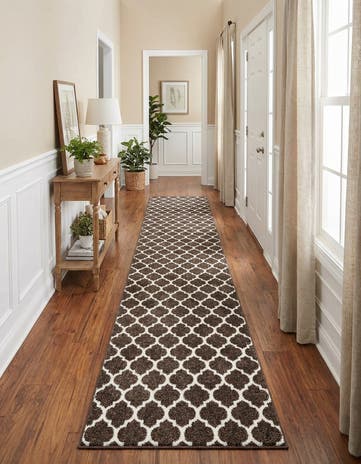 2' 7 x 19' 8 Lattice Runner Rug