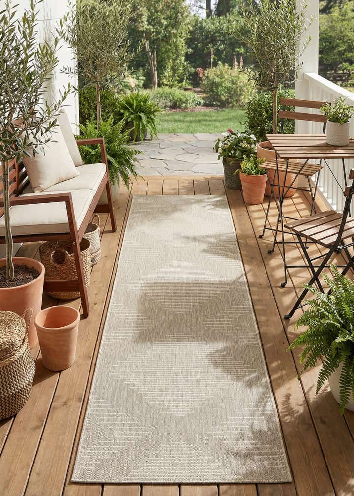 2' 7 x 12' Easy-Clean Modern Indoor / Outdoor Runner Rug