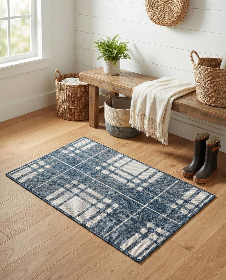 Detail image of 2' x 3' Easy-Clean Checkered Indoor / Outdoor Rug