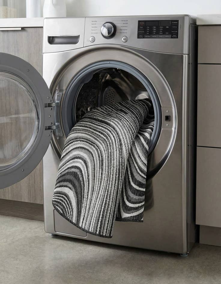 Detail image of 4' x 4'  Washable Modern Indoor / Outdoor Round Rug