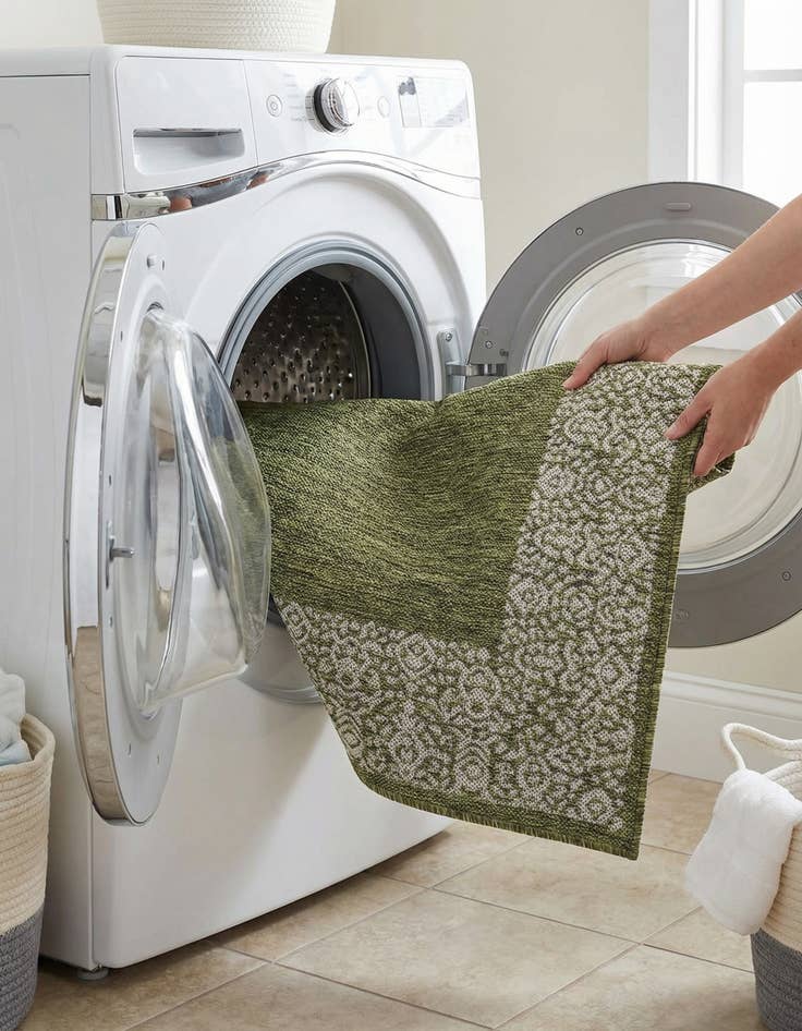 Detail image of 3' x 5' 3  Washable Border Indoor / Outdoor Rug