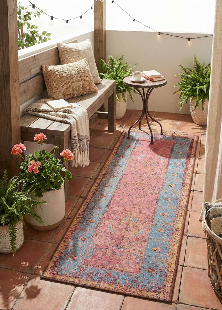2' x 6' 1 Easy-Clean Traditional Indoor / Outdoor Runner Rug