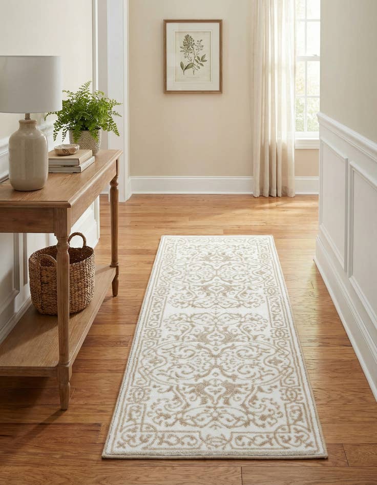 Detail image of 2' x 5' Hermitage Runner Rug