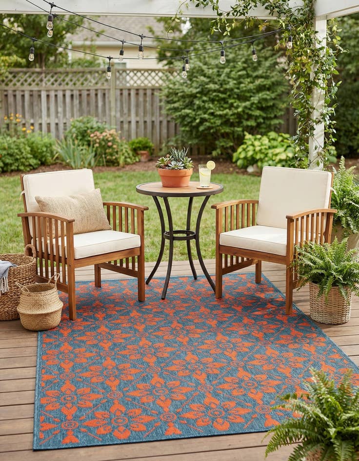 Detail image of 4' x 6' Easy-Clean Trellis Indoor / Outdoor Rug