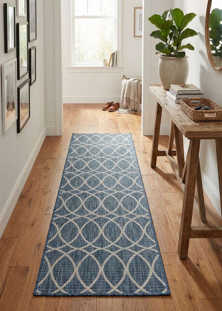 2' x 8' Easy-Clean Trellis Indoor / Outdoor Runner Rug