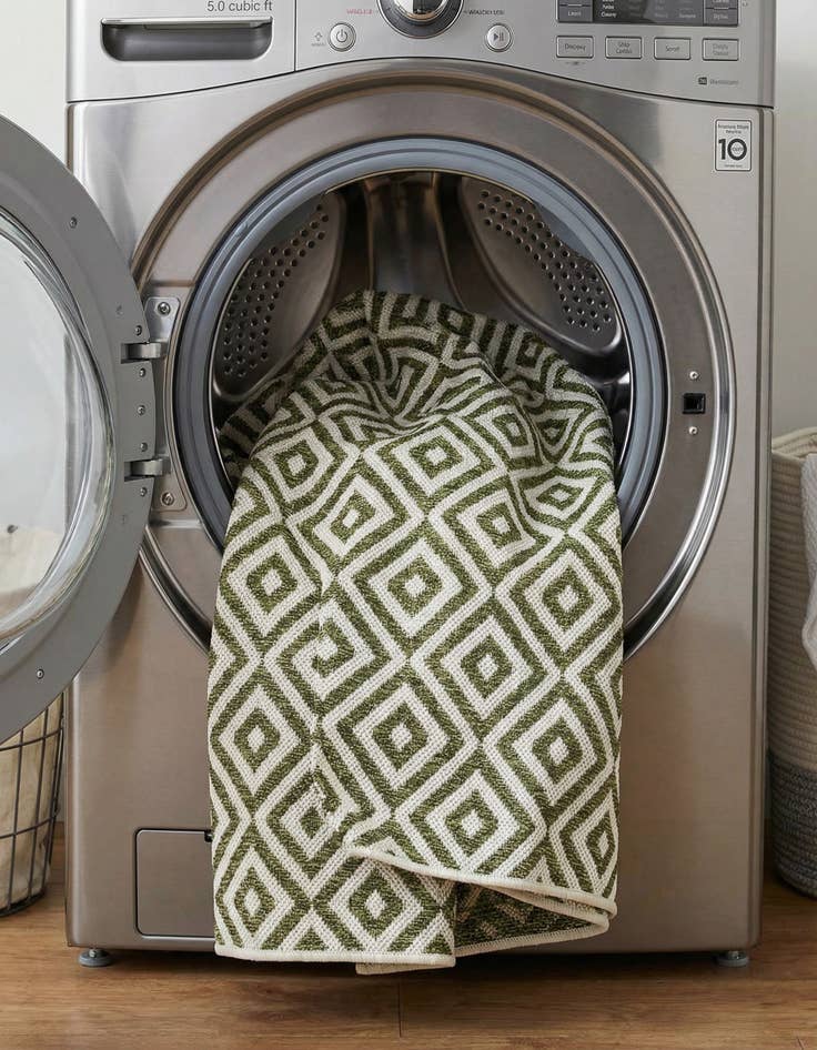 Detail image of 4' x 6'  Washable Jill Zarin Costa Rica Indoor / Outdoor Rug