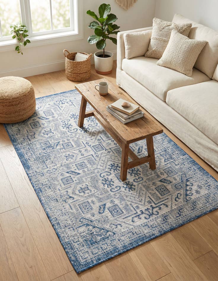 Detail image of 4' x 6'  Washable Aztec Indoor / Outdoor Rug